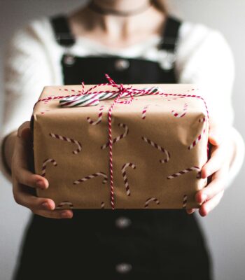 Solo female traveler gift ideas for 2025