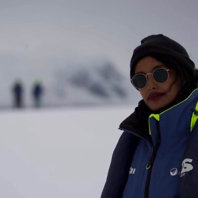 Solo woman travelling through Antarctica